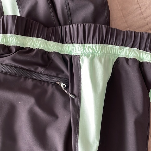 Lululemon Run Bandit Track Pant , Size 6 - Picture 5 of 10